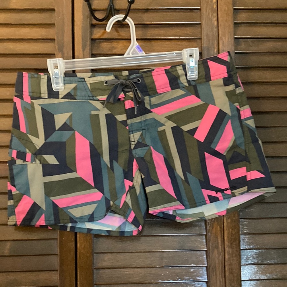 Patagonia Multi Color Low Rise Surf Board Shorts SZ 8 EUC
